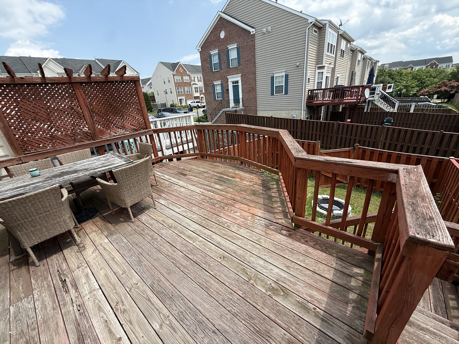 Deck after Muscle Hauling removed the unwanted outdoor items